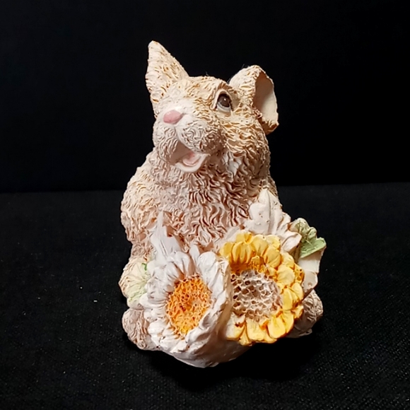 Vintage K's Collection "Bunny with Sunflowers" Resin Figurine - Picture 3 of 7